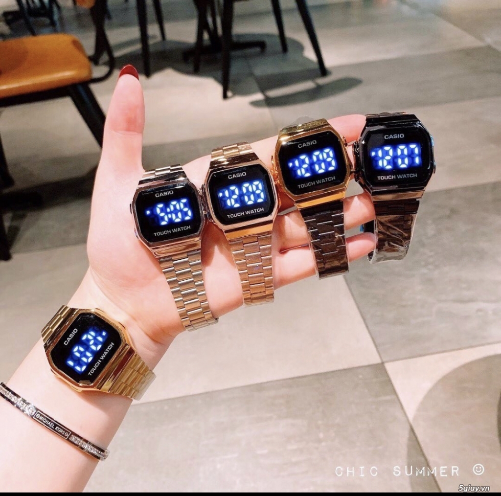 Đồng hồ casio cảm ứng