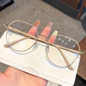 các loại kính cận đẹp cho nữ hiện nay