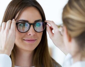 Kính mắt chống tia UV và ánh sáng xanh